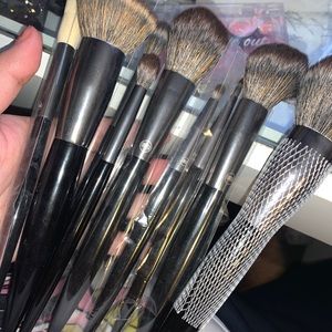 Lurella BITE THE BULLET BRUSH SET